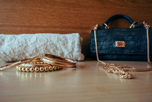 Narì | Look selezione di bijoux, pelletteria, sciarpe e accessori per dare stile e personalità ai vostri look.